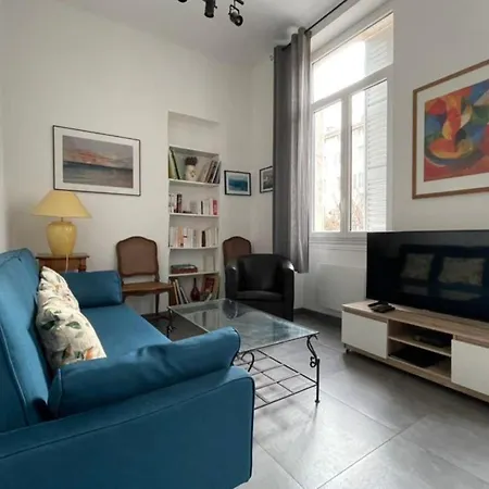 Charming In The Old Port Apartment